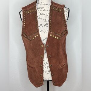 Brown suede vest S with brass studs by Understated.